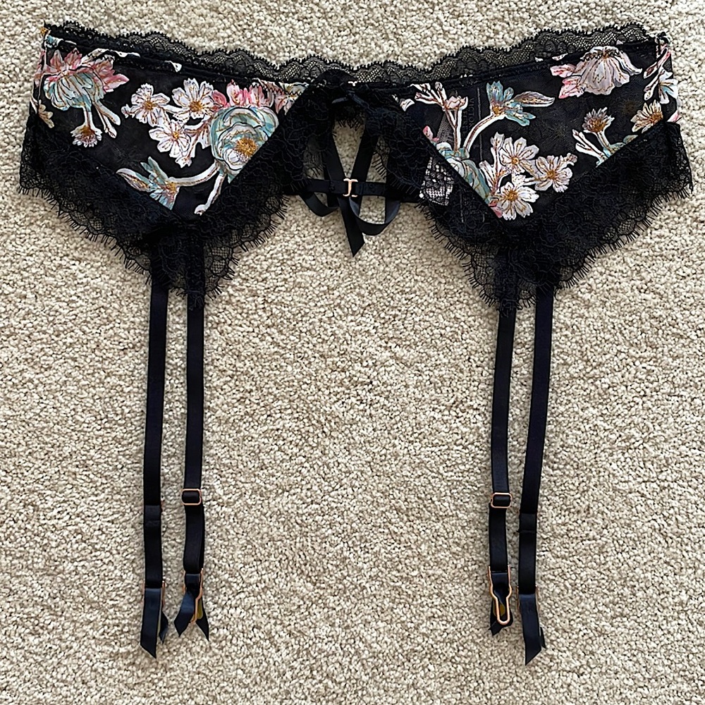 Victoria Secret Garter Belt